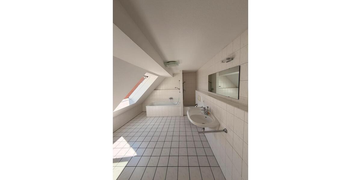 Maisonettenwohnung Düsseldorf Derendorf - 2.5 Zimmer, 114 m&sup2;, 2.457&euro; | Angebot:27537500