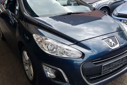 Peugeot 308 67.000 km 9.999 € Düsseldorf 40231