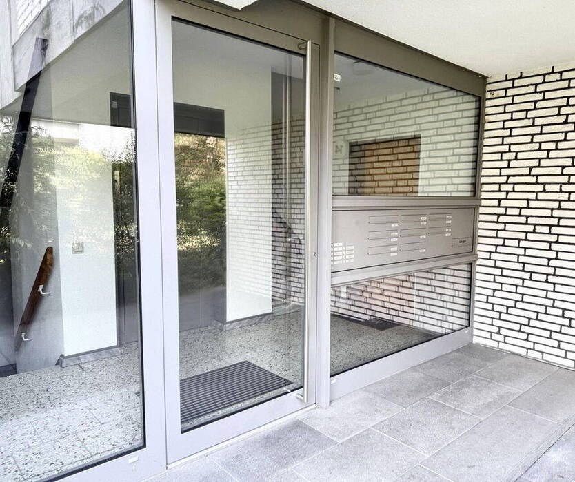 Provisionsfreier Direktverkauf: Kernsanierte 3-Zimmer-Wohnung mit TG , Düsseldorf-Golzheim