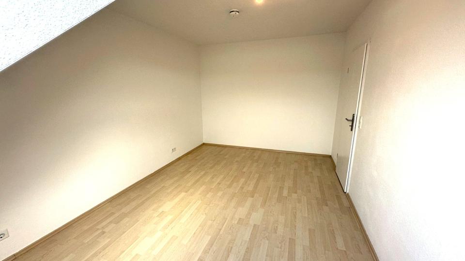 Dachgeschoßwohnung Wuppertal Dornap - 2 Zimmer, 65 m&sup2;, 159.000&euro; | Angebot:24727949