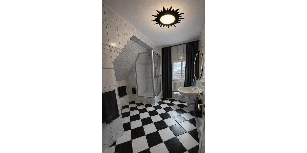 Dachgeschoßwohnung Remscheid Lüttringhausen - 2 Zimmer, 63 m&sup2;, 500&euro; | Angebot:25635993