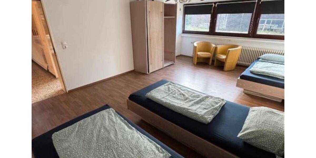 Etagenwohnung Remscheid Lüttringhausen - 2 Zimmer, 60 m&sup2;, 11&euro; | Angebot:25512272
