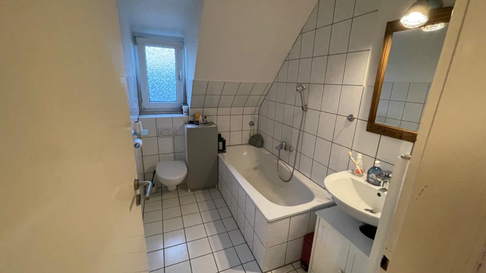 Dachgeschoßwohnung Ratingen Homberg - 3 Zimmer, 60 m&sup2;, 600&euro; | Angebot:24846392