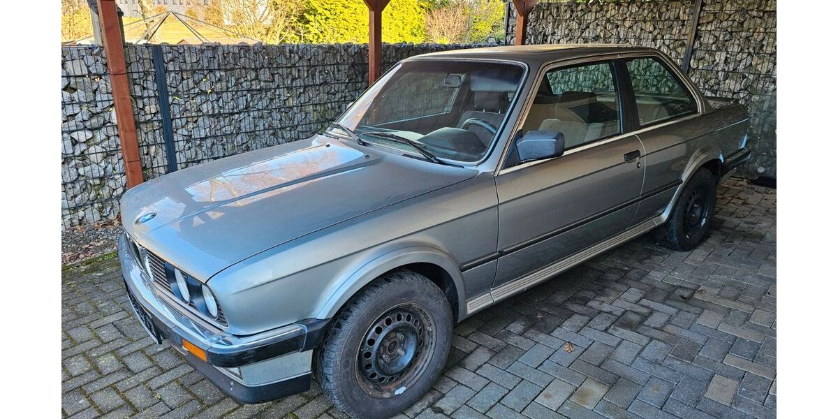 BMW 325 387.918 km 13.900 &euro; Halver 58553