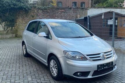VW Golf 107.500 km 6.300 &euro; Solingen 42655