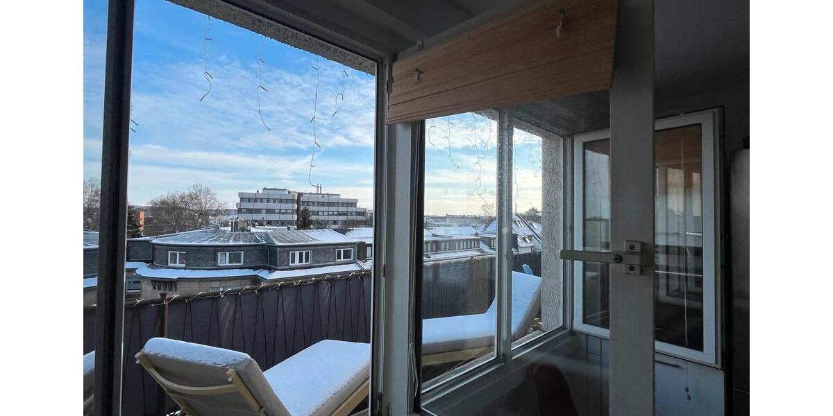 Dachgeschoßwohnung Düsseldorf Stadtbezirk 2 - 2.5 Zimmer, 90 m&sup2;, 1.500&euro; | Angebot:24421846