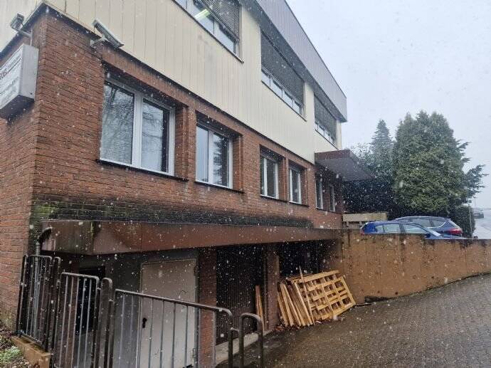 Gewerbeobjekt Velbert Mitte - 7 Zimmer, 210 m&sup2;, 1.600&euro; | Angebot:25774765