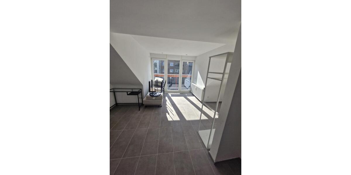 Dachgeschoßwohnung Köln Mülheim - 2 Zimmer, 27 m&sup2;, 650&euro; | Angebot:25925620