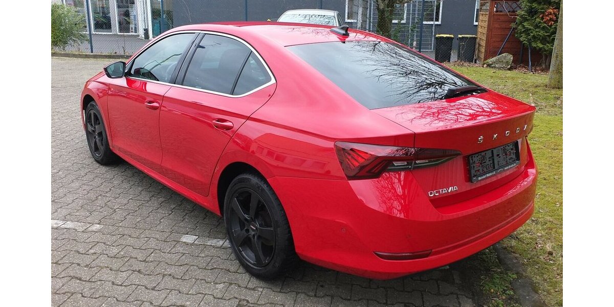 Skoda Octavia KUNDENAUFTRAG: STYLE NAVI BLUETOOTH PARKPI 53.254 km 19.904 &euro; Köln 50858