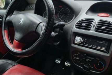 Peugeot 206 226.983 km 900 &euro; Köln 51065