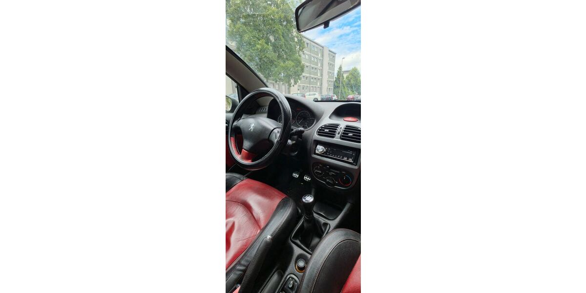 Peugeot 206 226.983 km 900 &euro; Köln 51065