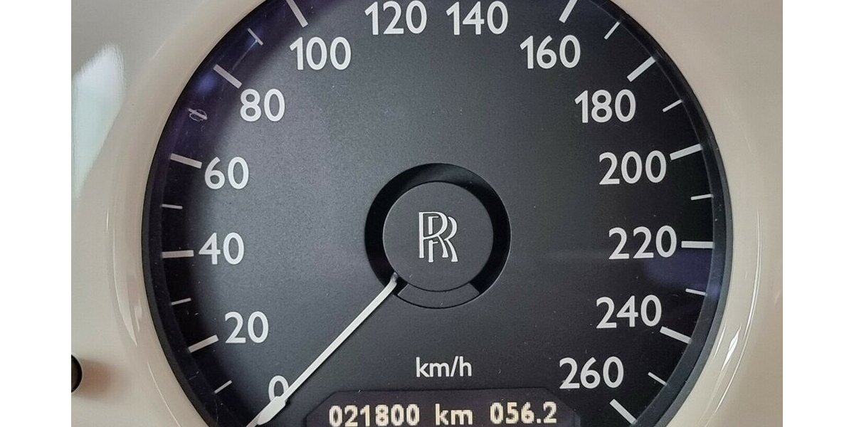 Rolls Royce Phantom Drophead Bespoke Spezial 21.800 km 195.000 € HAAN 42781