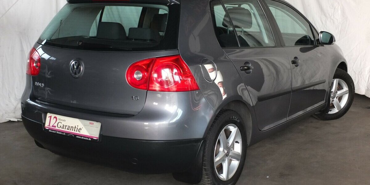 VW Golf BLACK WEEK 25:TRENDLINE KLIMAAUTOMATIK 5-TÜRI 132.115 km 4.498 € Köln 50858