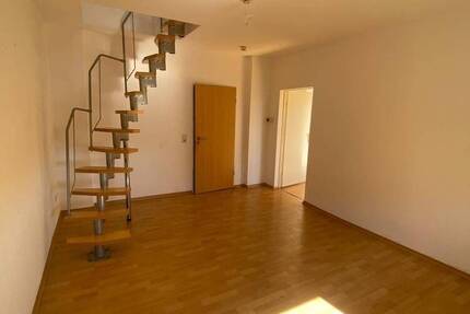 Helle Dachgeschoßwohnung in ruhiger Seitenstraße