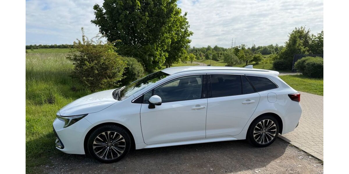 Toyota Corolla 59.000 km 24.450 &euro; Neuss 41470