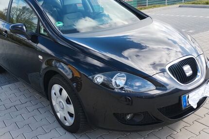 Seat Leon 230.000 km 2.150 &euro; Solingen 42651