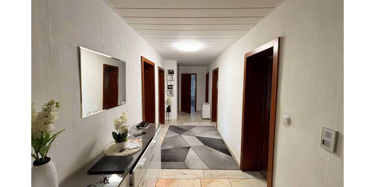 Etagenwohnung Leverkusen Rheindorf - 4 Zimmer, 101 m&sup2;, 268.000&euro; | Angebot:23941913