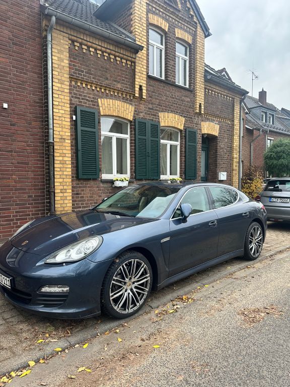 Porsche Panamera 81.457 km 25.900 € Köln 50769