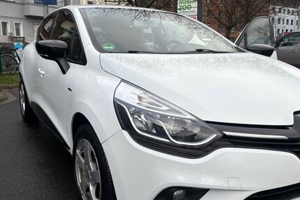 Renault Clio 109.800 km 7.300 &euro; Erkrath 40699