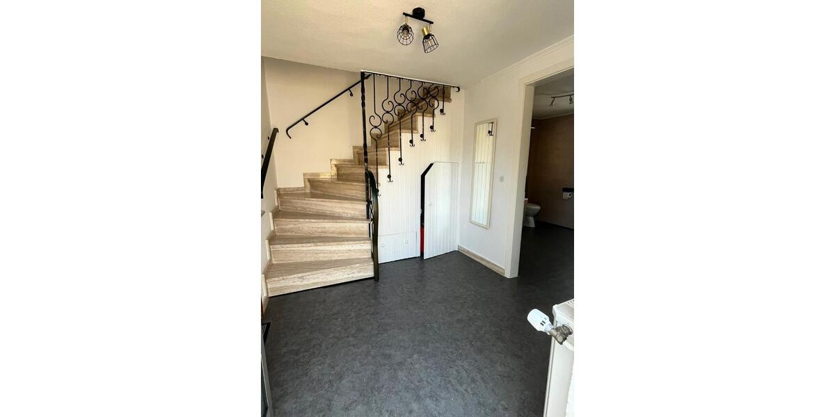 Einfamilienhaus Köln Kalk - 2 Zimmer, 80 m&sup2;, 1.200&euro; | Angebot:27615004