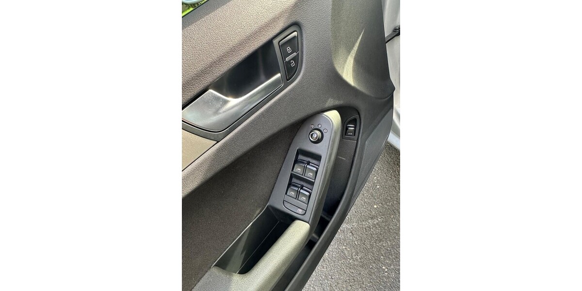 Audi A4 137.484 km 8.350 € Düsseldorf 40213