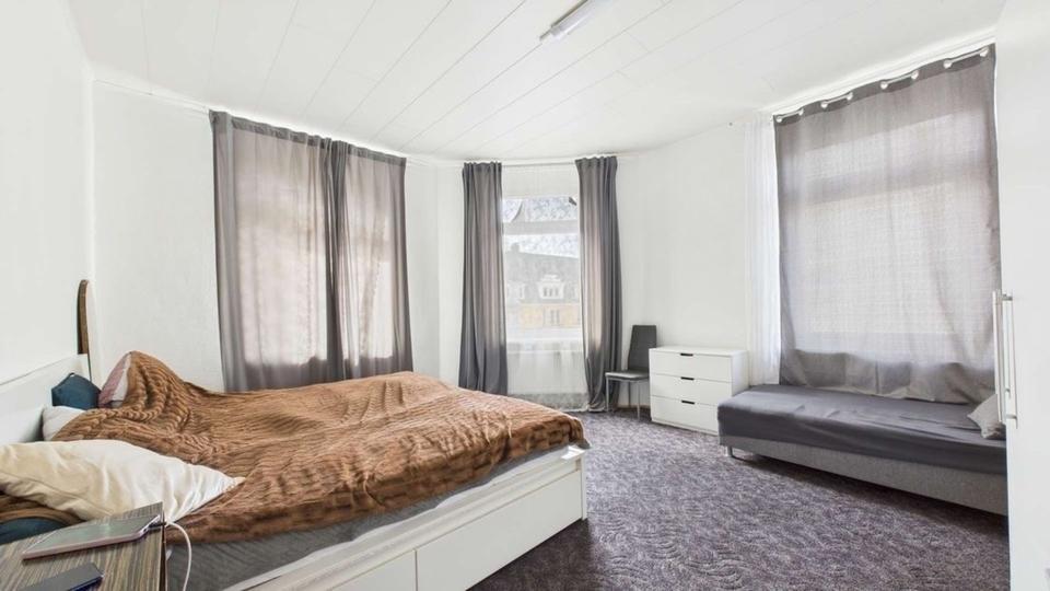 Renditestarkes Paket ca. 6 % - Vier Wohnungen in einem Haus.