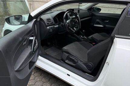 VW Scirocco 166.392 km 9.300 &euro; Monheim am Rhein 40789