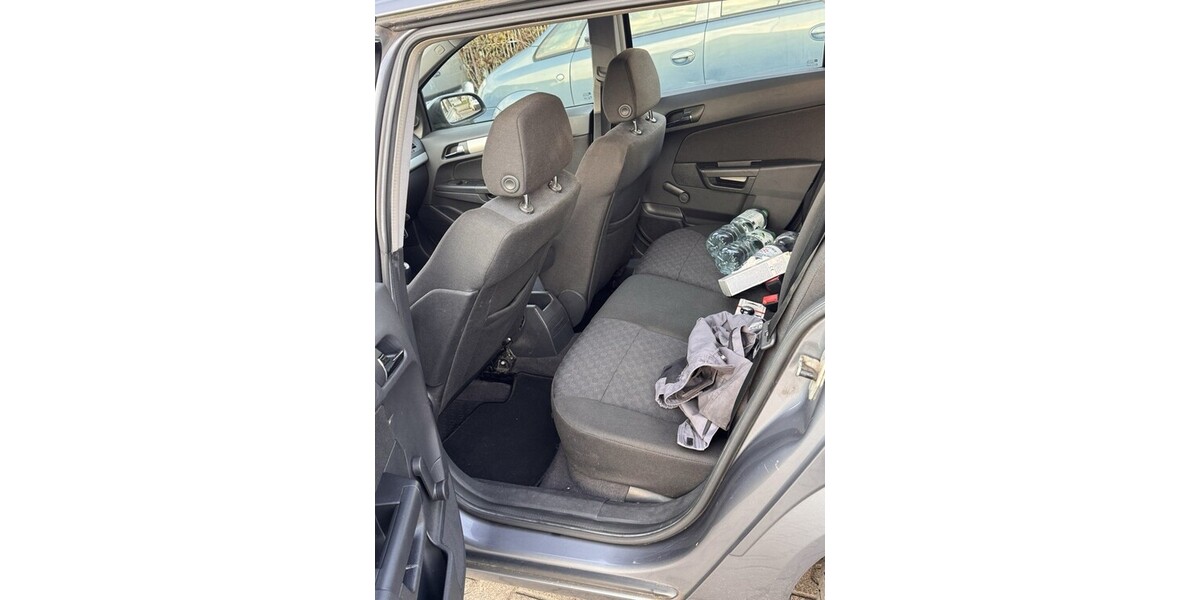 Opel Astra H 158.000 km 3.590 € Düsseldorf 40213