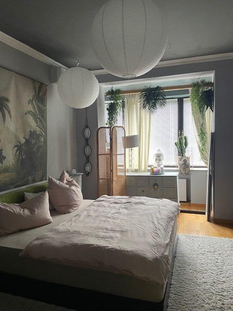 Rarität mit gr. Garten in D.-Oberkassel ! Renovierte 2-3 Z.-Wohnung in bester Lage v. D.-Oberkassel mit Garten - Einbauküche - Keller