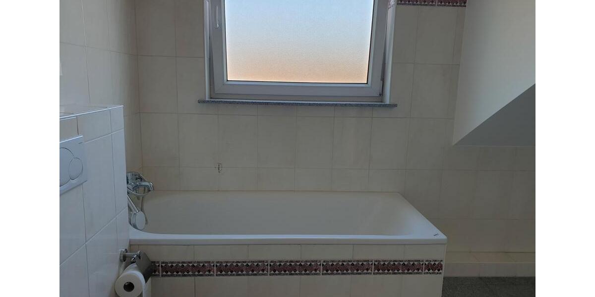 Dachgeschoßwohnung Langenfeld (Rheinland) - 3 Zimmer, 85 m&sup2;, 289.000&euro; | Angebot:27297517
