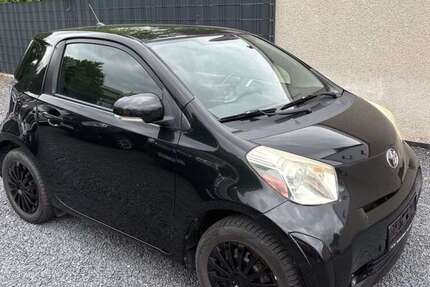 Toyota iQ