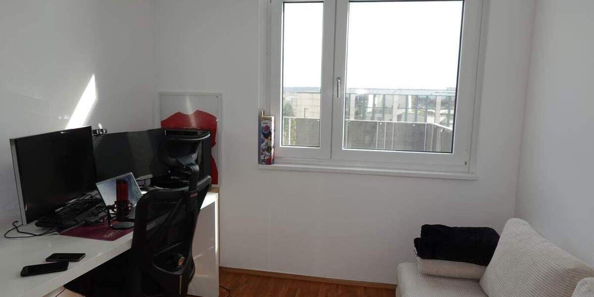 Etagenwohnung Düsseldorf Flingern Nord - 3 Zimmer, 85 m&sup2;, 1.410&euro; | Angebot:25645625