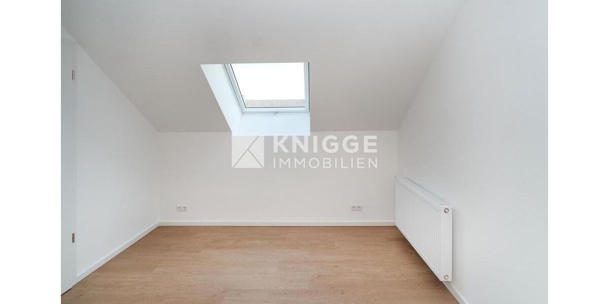 Dachgeschoßwohnung Bergisch Gladbach - 5 Zimmer, 129 m&sup2;, 1.556&euro; | Angebot:25856193