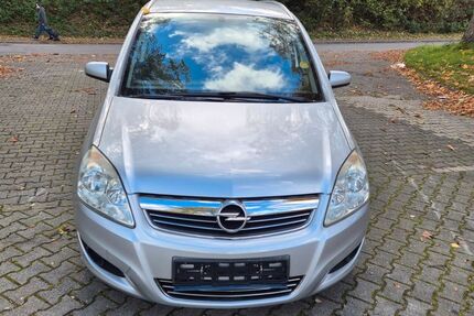 Opel Zafira 156.000 km 4.900 € Essen 45356