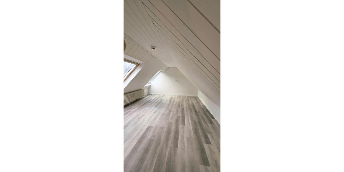 Dachgeschoßwohnung Wuppertal Arrenberg - 2 Zimmer, 75 m&sup2;, 630&euro; | Angebot:24815473