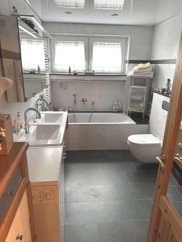 Wohnung zum Kaufen in Wuppertal 190.000 € 93 m²