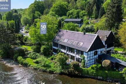 Haus Solingen Aufderhöhe - 14 Zimmer, 430 m&sup2;, 885.000&euro; | Angebot:26917353