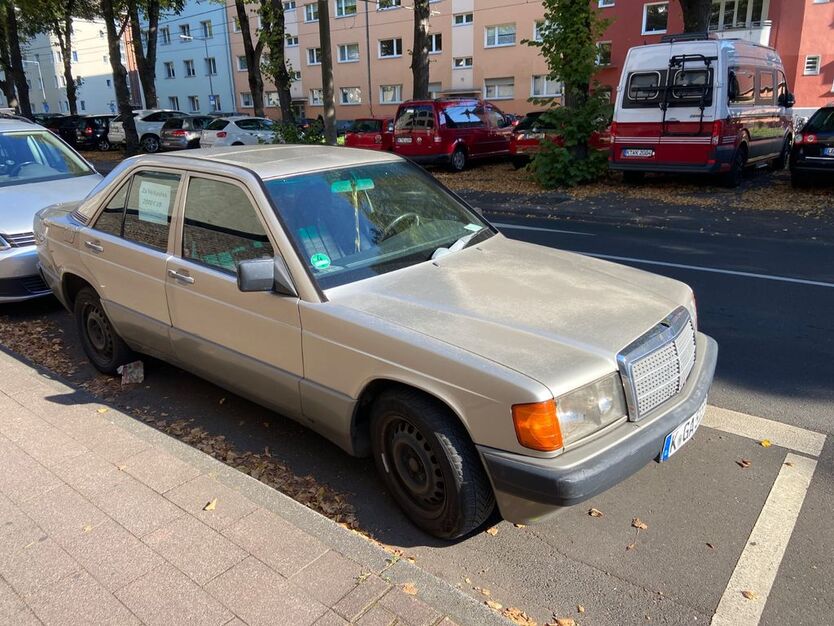Mercedes-Benz 190 210.000 km 2.000 € Köln 50937