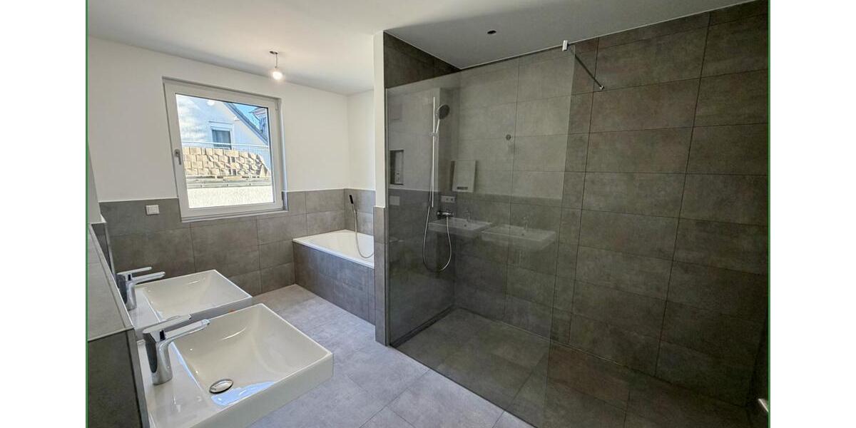 Etagenwohnung Burscheid - 3 Zimmer, 102 m&sup2;, 1.488&euro; | Angebot:24759751