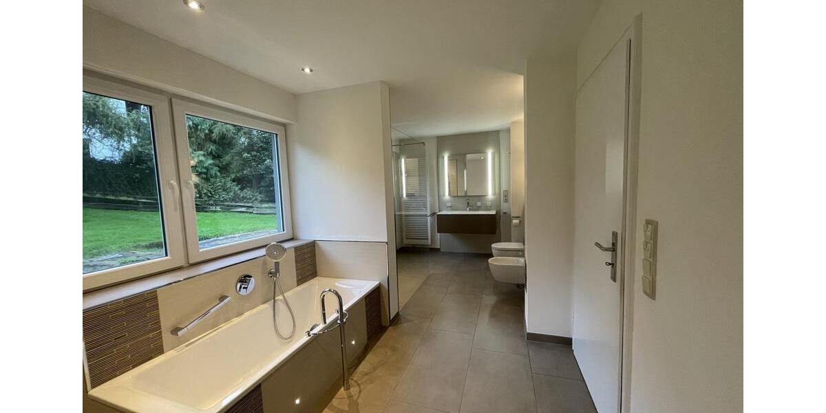 Einfamilienhaus Bergisch Gladbach - 3 Zimmer, 115 m&sup2;, 1.600&euro; | Angebot:26670208