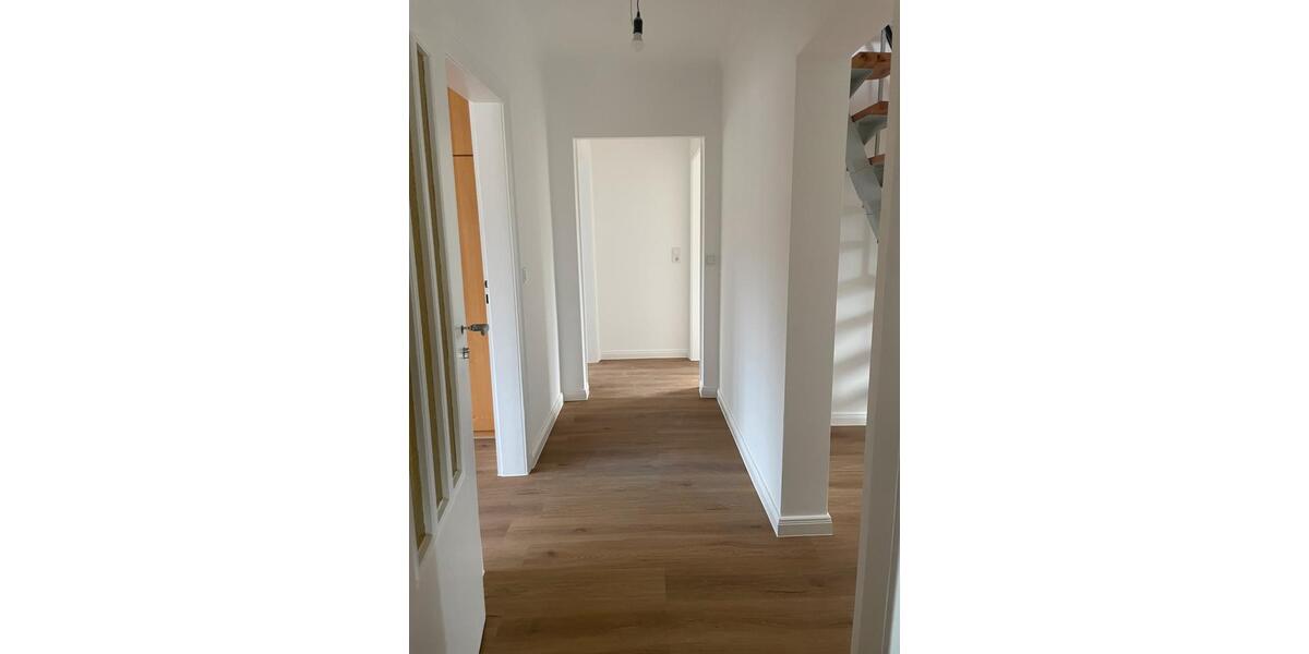 Doppelhaushälfte Düsseldorf Stadtbezirk 6 - 10 Zimmer, 275 m&sup2;, 4.650&euro; | Angebot:25945129