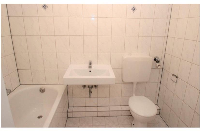 Etagenwohnung Neuss - 3 Zimmer, 70 m&sup2;, 243.000&euro; | Angebot:26603477