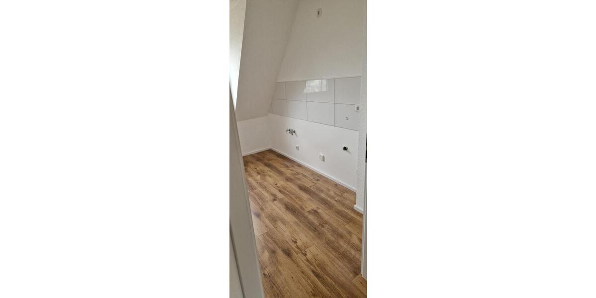 Dachgeschoßwohnung Wuppertal Gemarkung Barmen - 3 Zimmer, 56 m&sup2;, 160.000&euro; | Angebot:24617104