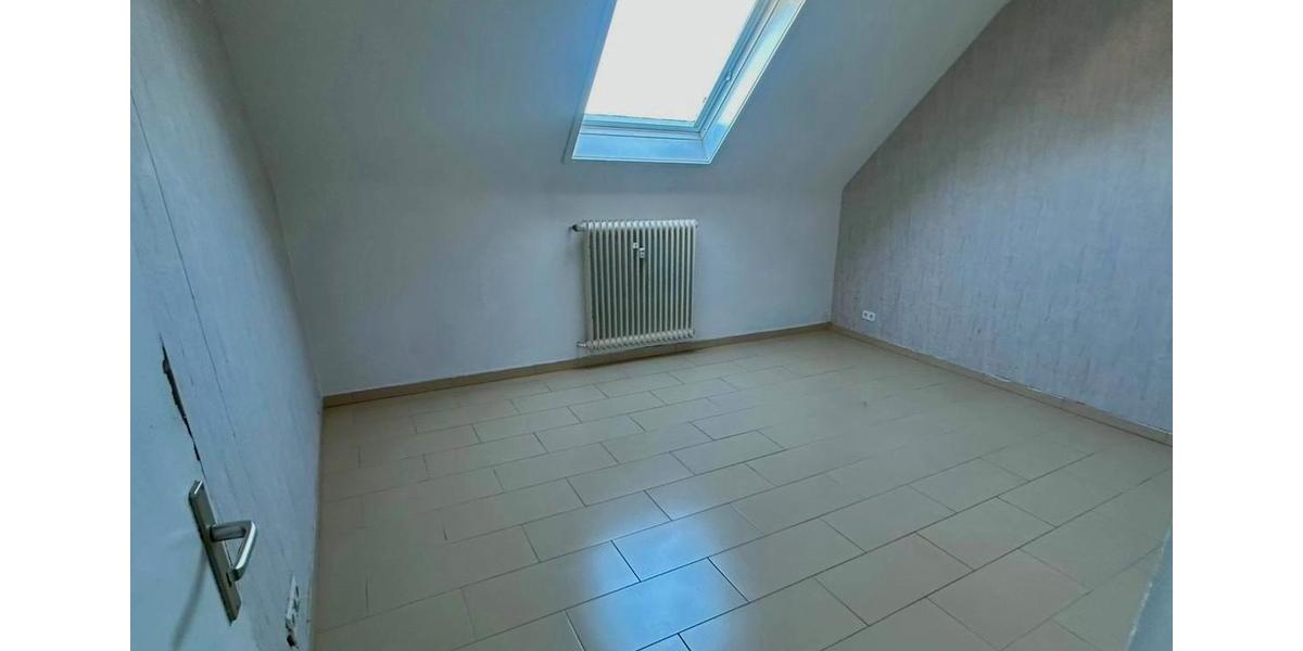 Etagenwohnung Solingen Wald - 4 Zimmer, 115 m&sup2;, 1.400&euro; | Angebot:25922776