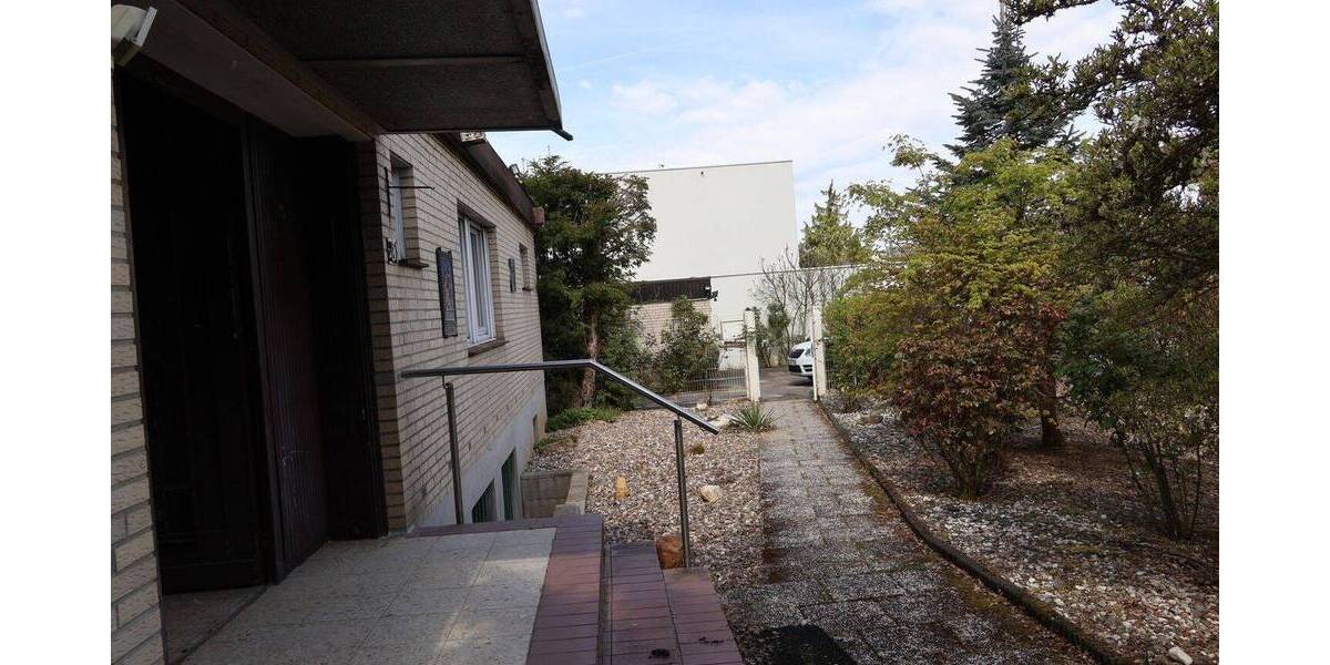 Bungalow Dormagen Hackenbroich - 1 Zimmer, 165 m&sup2;, 720.000&euro; | Angebot:26471006
