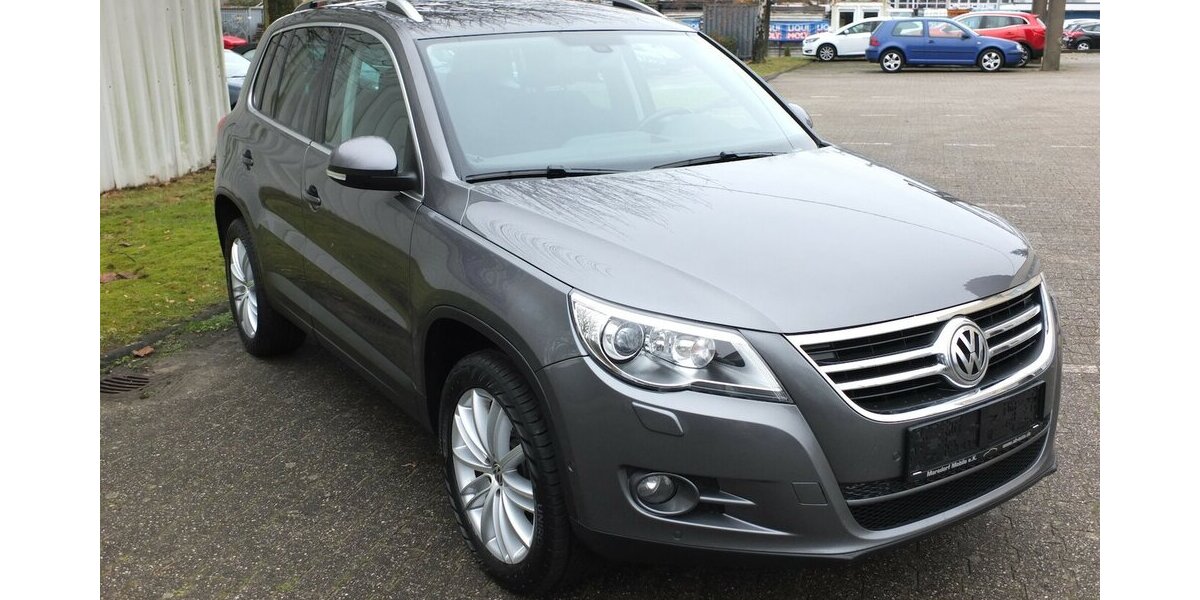 VW Tiguan TEAM orig.ATM ca 52 tkm XENON AHK PARKPILOT 112.432 km 10.908 € Köln 50858