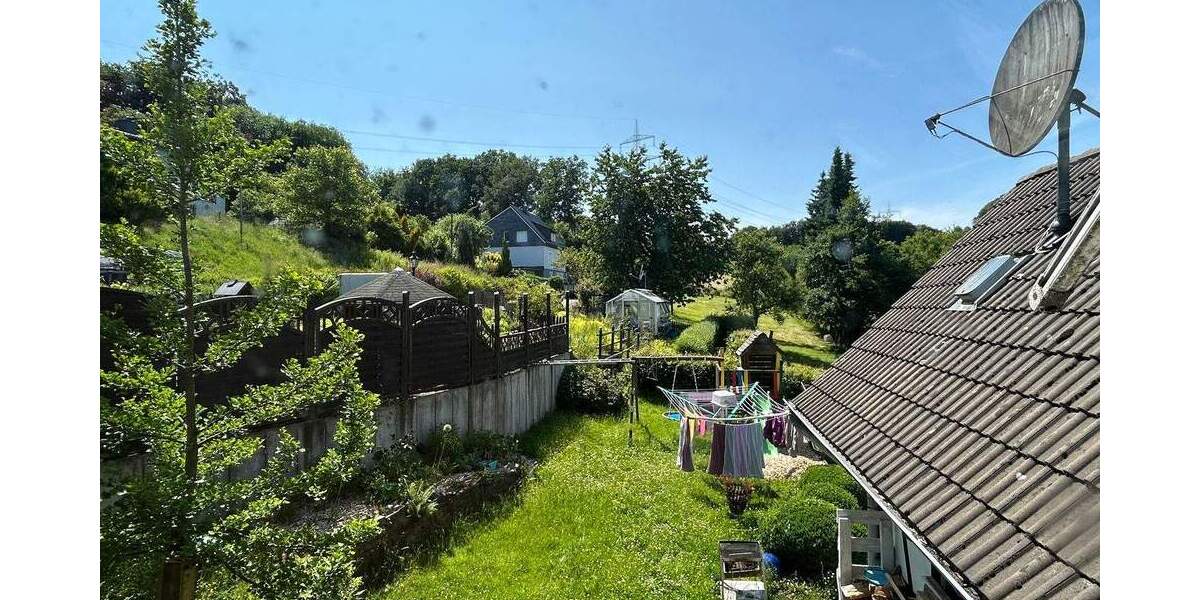 Doppelhaushälfte Wipperfürth - 6 Zimmer, 270 m&sup2;, 325.000&euro; | Angebot:24066056