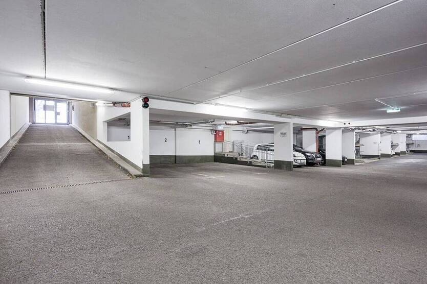 Exklusive 4-Zimmer-Wohnung mit Balkon & Aufzug in Düsseldorf-Oberkassel - sofort bezugsfrei!