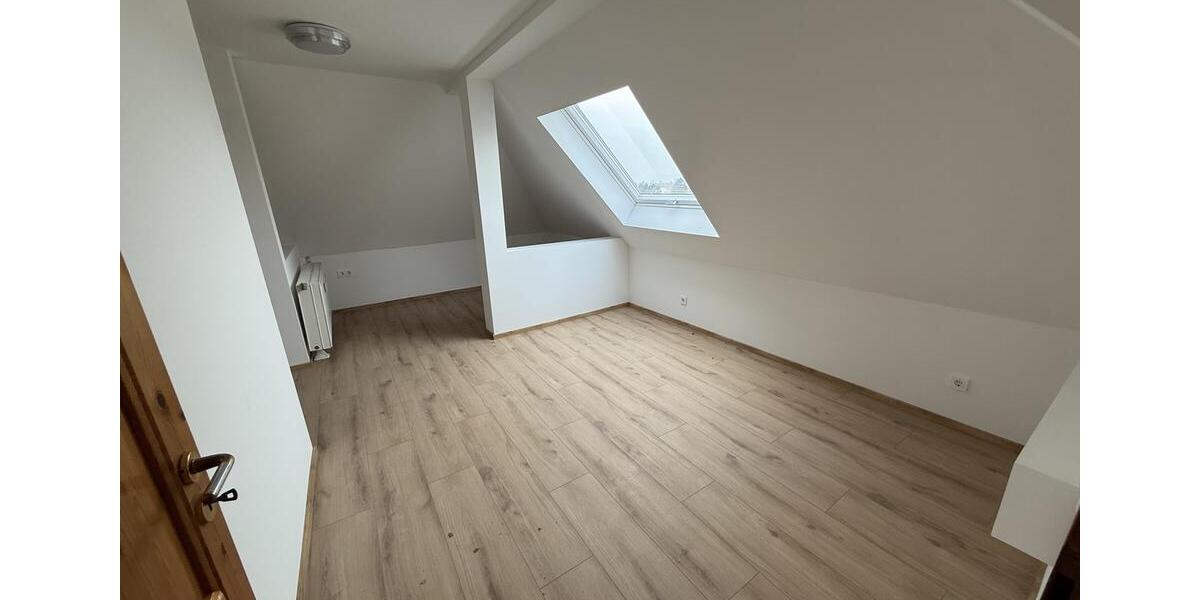 Maisonettenwohnung Bergisch Gladbach Gronau - 5 Zimmer, 135 m&sup2;, 1.700&euro; | Angebot:24662303