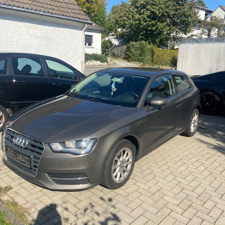 Audi A3 280.000 km 4.900 € Velbert 42551